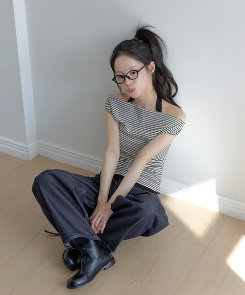 UNE MANSION(ユヌマンション)の「バイカラーホルターネックストライプオフショルダーレイヤードタンクトップキャミソール(Tシャツ/カットソー・レディース・ブラック/アイボリー/スカイブルー・FREE)」の10枚目の写真