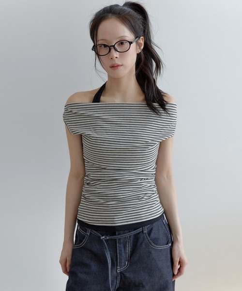 UNE MANSION(ユヌマンション)の「バイカラーホルターネックストライプオフショルダーレイヤードタンクトップキャミソール(Tシャツ/カットソー・レディース・ブラック/アイボリー/スカイブルー・FREE)」の8枚目の写真