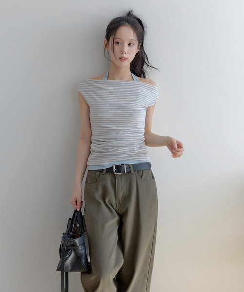 UNE MANSION(ユヌマンション)の「バイカラーホルターネックストライプオフショルダーレイヤードタンクトップキャミソール(Tシャツ/カットソー・レディース・ブラック/アイボリー/スカイブルー・FREE)」の20枚目の写真