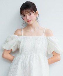 ボリュームスリーブ オフショルダー」に該当するシャツ/ブラウス