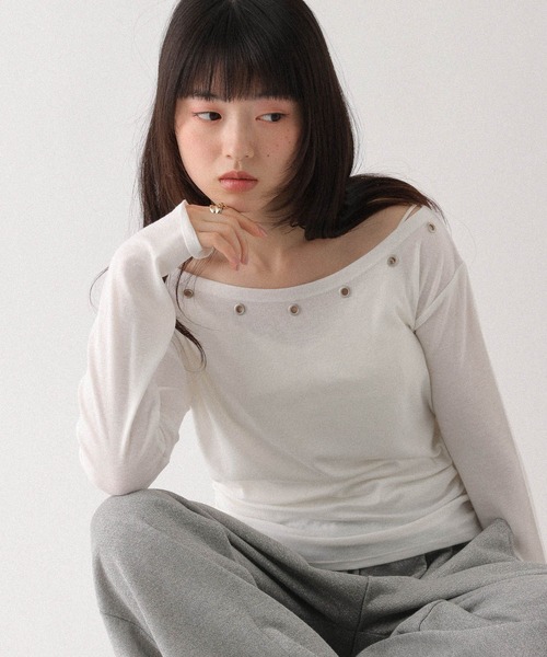 Heather(ヘザー)の「ハトメオフショルカットソー 660222(Tシャツ/カットソー・レディース・ブラック/グレー/オフホワイト・FREE)」の2枚目の写真