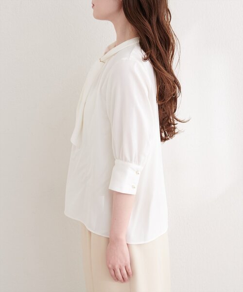 natural couture（ナチュラルクチュール）の「袖口パールノット結び６分袖ブラウス（シャツ/ブラウス・レディース・サックスブルー/ピンクベージュ/チャコールグレー/グレー/オフホワイト・FREE）」の11枚目の写真