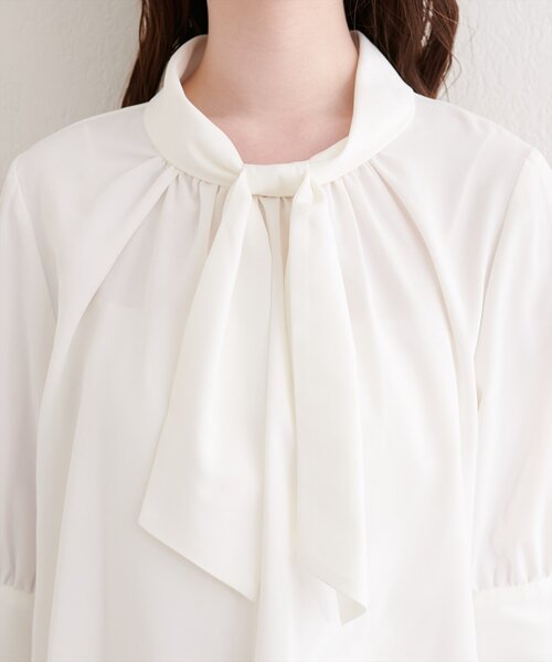 natural couture（ナチュラルクチュール）の「袖口パールノット結び６分袖ブラウス（シャツ/ブラウス・レディース・サックスブルー/ピンクベージュ/チャコールグレー/グレー/オフホワイト・FREE）」の13枚目の写真