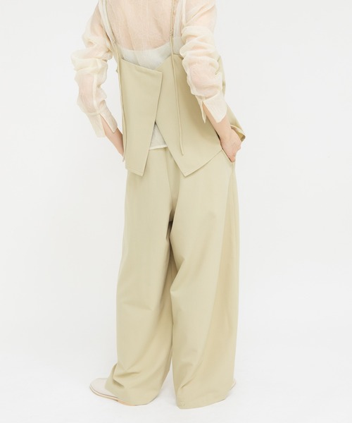 KBF（ケイビーエフ）の「ドレープキャミソールSETパンツ（セットアップ・レディース・ブラウン/ベージュ/ブラック・ONE）」の3枚目の写真