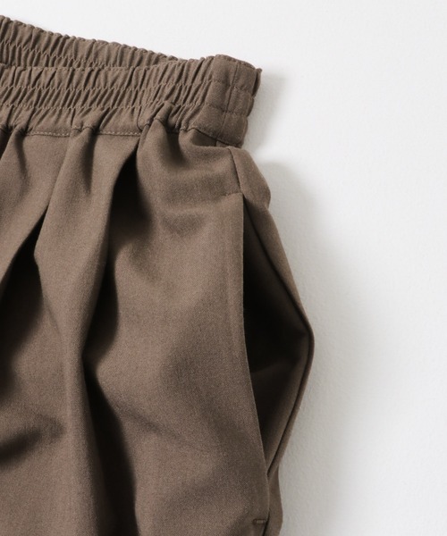 KBF（ケイビーエフ）の「ドレープキャミソールSETパンツ（セットアップ・レディース・ブラウン/ベージュ/ブラック・ONE）」の8枚目の写真