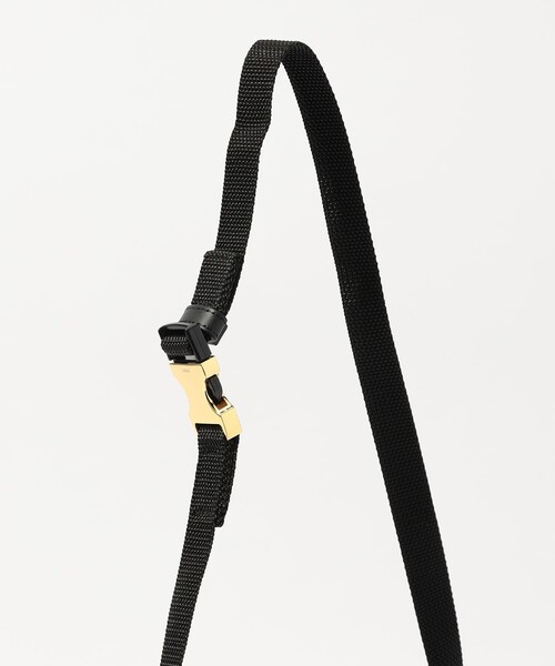 PIENI（ピエニ）の「PIENI WAIST BAG PVC×ピッグレザー ウエストバッグ（ボディバッグ/ウエストポーチ・メンズ・ブラック・FREE）」の6枚目の写真