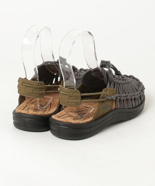 KEEN（キーン）の「【New color】UNEEK II CONVERTIBLE / ユニーク ツー コンバーチブル / ALL GENDER スニーカーサンダル（サンダル・レディース・ダークグレー・23.5cm/23cm/28cm/27.5cm/27cm/26.5cm/26cm/25.5cm/25cm/24.5cm/24cm）」の2枚目の写真