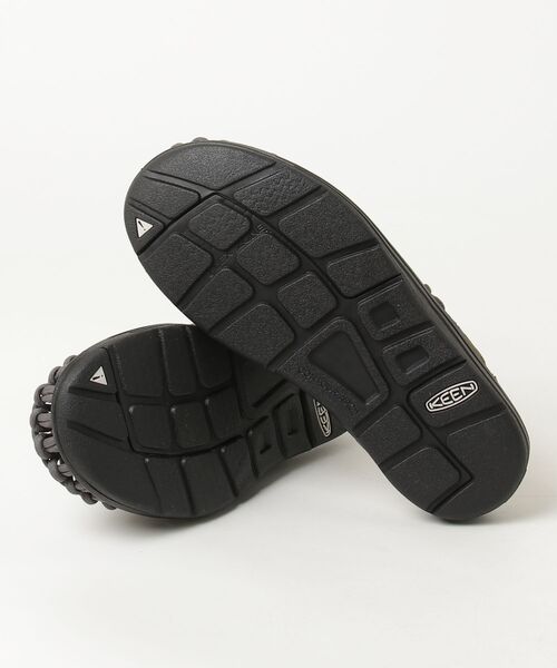 KEEN（キーン）の「【New color】UNEEK II CONVERTIBLE / ユニーク ツー コンバーチブル / ALL GENDER スニーカーサンダル（サンダル・レディース・ダークグレー・23.5cm/23cm/28cm/27.5cm/27cm/26.5cm/26cm/25.5cm/25cm/24.5cm/24cm）」の3枚目の写真
