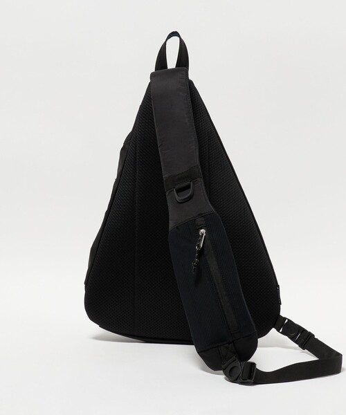 Columbia(コロンビア)の「【WEB限定】<Columbia>パナシーアスリング バッグ(12L)/ キッズ(ショルダーバッグ・キッズ・その他1/ブラック・FREE)」の4枚目の写真