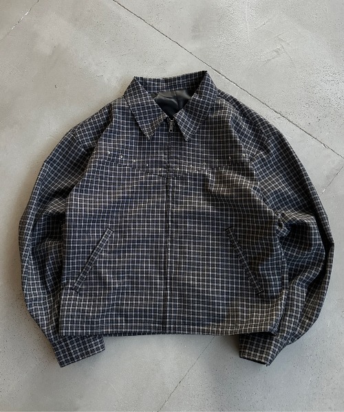 kutir(クティール)の「CROPPED STUDDED CHECKED SHIRT JACKET/クロップドスタッズチェックシャツジャケット(ブルゾン・メンズ・ブラック/ベージュ/レッド・MEDIUM/LARGE)」の4枚目の写真