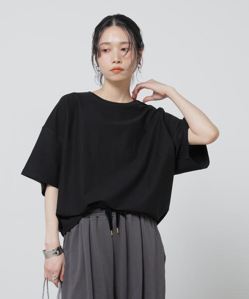 NANO universe(ナノユニバース)の「「Meaningful Continuity」coveross(R)ツイル調冷感プレーティング天竺Tシャツ(Tシャツ/カットソー・レディース・ベージュ/ホワイト/ブラック・FREE)」の3枚目の写真
