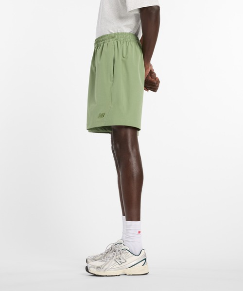 NEW BALANCE(ニューバランス)の「アスレチックスストレッチウーブンショーツ7インチ(スウェットパンツ・メンズ・セージグリーン・SMALL/MEDIUM/LARGE/X-LARGE/XX-LARGE)」の2枚目の写真