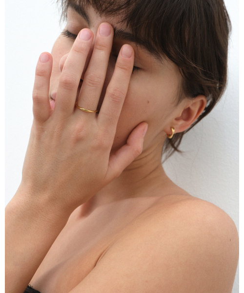 ANOTHERLAYER(アナザーレイヤー)の「Slim Flow Ring - Gold (silver925)(リング・レディース・ゴールド・15 /13/11)」の2枚目の写真