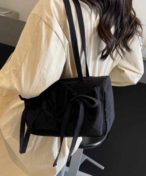 ｔｏｌｅｎｅ（トレネ）の「ダブルリボン ナイロンバッグ 肩掛け ショルダーバッグ（ショルダーバッグ・レディース・ホワイト/ブラック・FREE）」の19枚目の写真