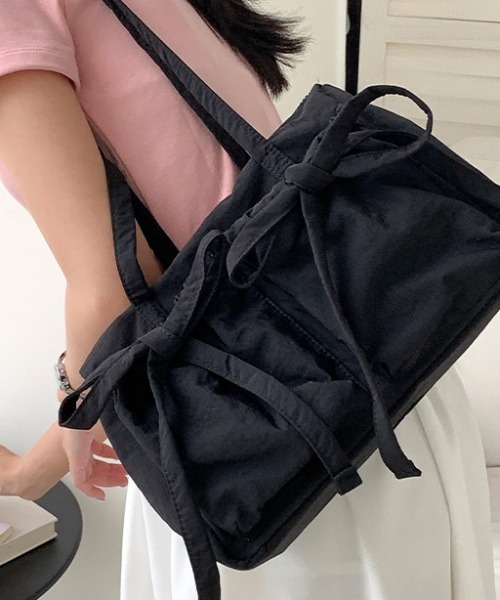 ｔｏｌｅｎｅ（トレネ）の「ダブルリボン ナイロンバッグ 肩掛け ショルダーバッグ（ショルダーバッグ・レディース・ホワイト/ブラック・FREE）」の10枚目の写真