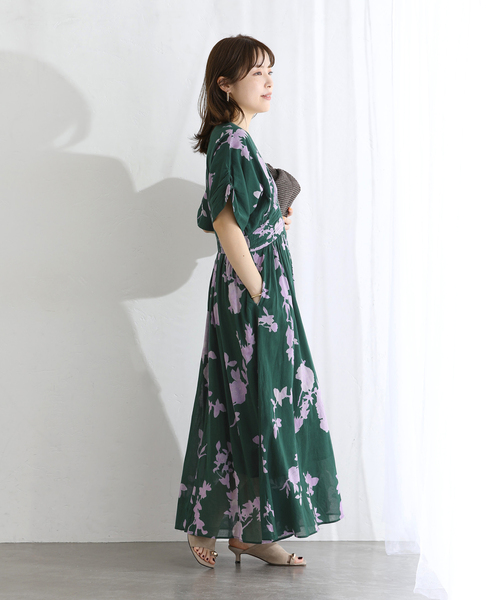 La TOTALITE(ラトータリテ)の「【洗える】ne Quittez pas/ヌキテパ 別注ローズプリントドレス(ワンピース・レディース・ブルー系その他/アイボリー/グリーン・38/36)」の22枚目の写真