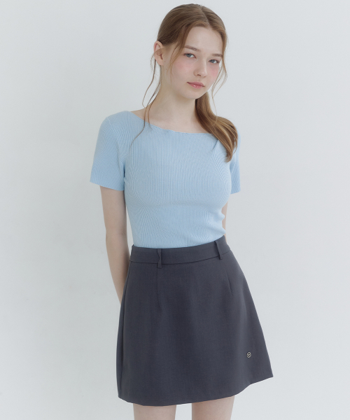 MICANE(ミケーネ)の「ミエルフォールドオーバーネックラインスリムニット(ニット/セーター・レディース・ブラック/スカイブルー/アイボリー・MEDIUM/SMALL/LARGE/X-LARGE)」の8枚目の写真