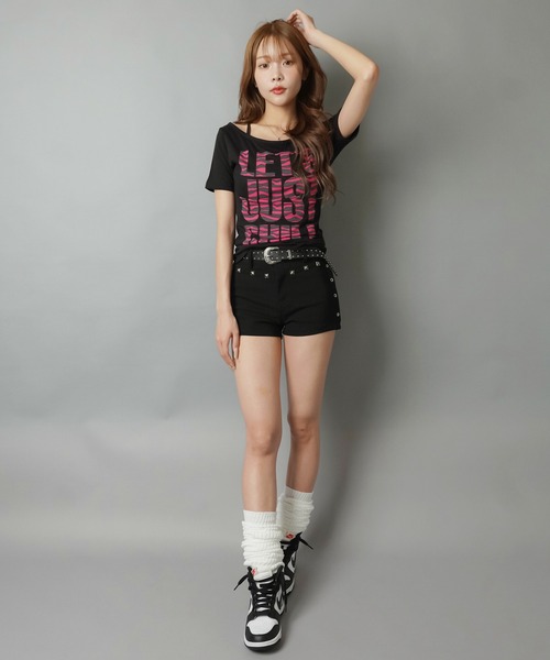 SPINNS(スピンズ)の「ホルターネック半袖カットソー/ピンクゼブラロゴ/平成ギャル(Tシャツ/カットソー・レディース・オフホワイト/ブラック・ONESIZE)」の20枚目の写真