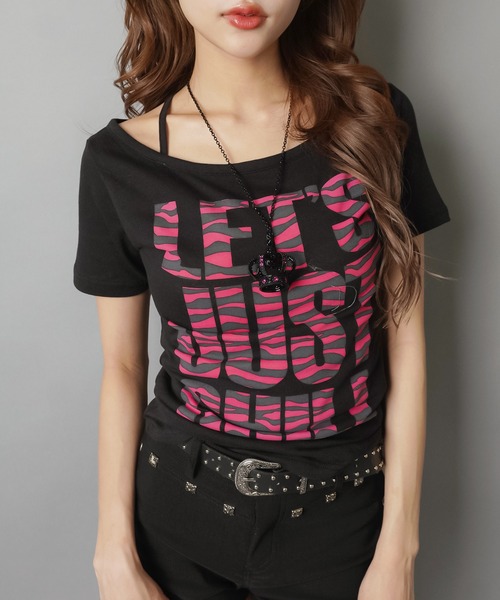 SPINNS(スピンズ)の「ホルターネック半袖カットソー/ピンクゼブラロゴ/平成ギャル(Tシャツ/カットソー・レディース・オフホワイト/ブラック・ONESIZE)」の9枚目の写真