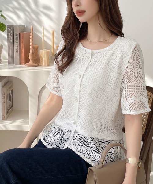 Eclat one(エクラワン)の「【美シルエット】ノーカラーペプラムレーストップス(その他トップス・レディース・ホワイト/アイボリー/ブラック・FREE)」の2枚目の写真