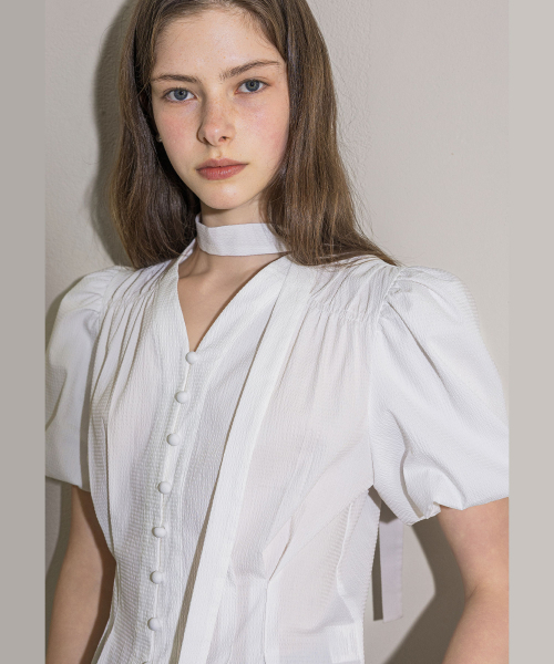 LAUTREDE MIN（ロートルドミン）の「Seersucker Tied white Blouse（シャツ/ブラウス・レディース・ホワイト・X-SMALL/SMALL/MEDIUM）」の3枚目の写真