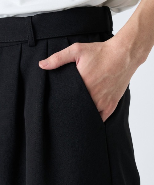 Lui's（ルイス）の「ベルテッドダブルクロス2タックパンツ（スラックス・メンズ・チャコールグレー/ブラック・S/M）」の9枚目の写真
