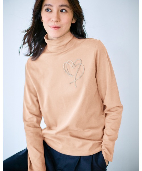 DoCLASSE( ドゥクラッセ)の「超長綿ハイネック/コード刺繍(Tシャツ/カットソー・レディース・ライトグレー/ネイビー/オフホワイト/グレイッシュブルー/コーラル・LL/3L/S/M/L)」の5枚目の写真