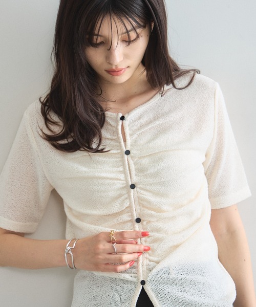 &. NOSTALGIA(アンドドットノスタルジア)の「ギャザー半袖ニットソー(Tシャツ/カットソー・レディース・ブラック/アイボリー・FREE)」の1枚目の写真