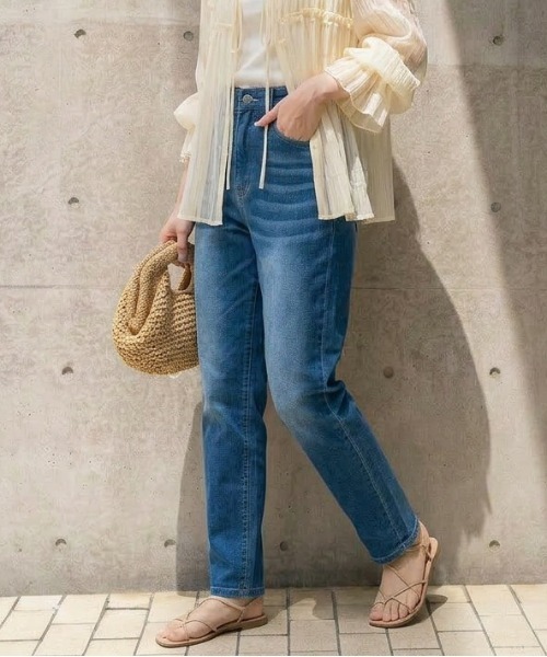 La-gemme（ラジェム）の「美脚テーパードデニム風パンツ（デニムパンツ・レディース・ライトブルー/ブラック/ブルー・M/L）」の17枚目の写真