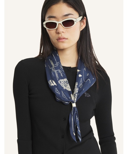 Maison Kitsune(メゾンキツネ)の「PARISIAN MAP SCARF(バンダナ/スカーフ・メンズ・ネイビー・U)」の2枚目の写真