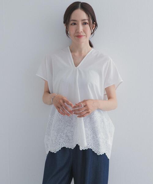 URBAN RESEARCH DOORS(アーバンリサーチドアーズ)の「裾刺繍Vネックブラウス(シャツ/ブラウス・レディース・チャコールグレー/ベージュ系その他/オフホワイト・FREE)」の9枚目の写真