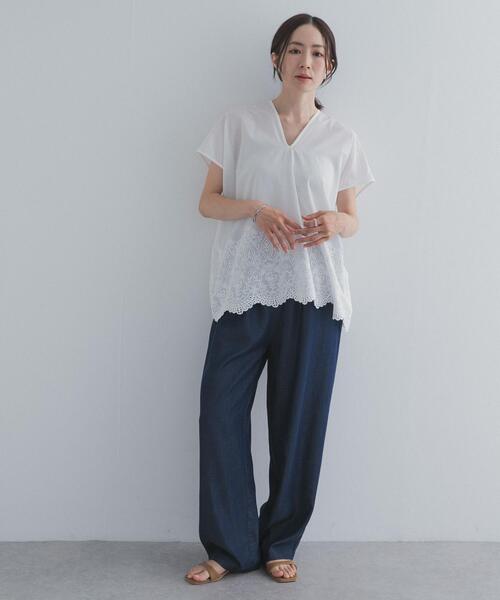 URBAN RESEARCH DOORS(アーバンリサーチドアーズ)の「裾刺繍Vネックブラウス(シャツ/ブラウス・レディース・チャコールグレー/ベージュ系その他/オフホワイト・FREE)」の10枚目の写真