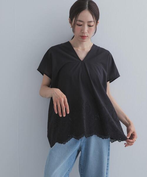 URBAN RESEARCH DOORS(アーバンリサーチドアーズ)の「裾刺繍Vネックブラウス(シャツ/ブラウス・レディース・チャコールグレー/ベージュ系その他/オフホワイト・FREE)」の17枚目の写真