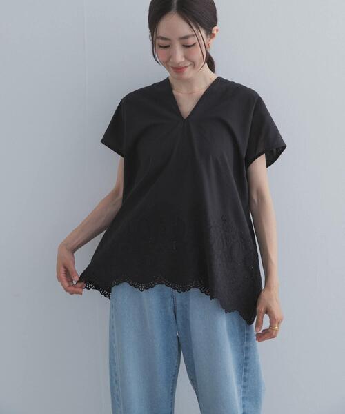 URBAN RESEARCH DOORS(アーバンリサーチドアーズ)の「裾刺繍Vネックブラウス(シャツ/ブラウス・レディース・チャコールグレー/ベージュ系その他/オフホワイト・FREE)」の18枚目の写真