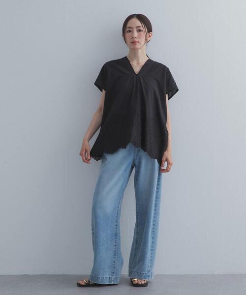 URBAN RESEARCH DOORS(アーバンリサーチドアーズ)の「裾刺繍Vネックブラウス(シャツ/ブラウス・レディース・チャコールグレー/ベージュ系その他/オフホワイト・FREE)」の19枚目の写真