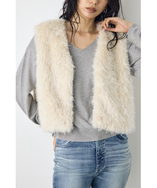AZUL by moussy（アズールバイマウジー）の「【着丈バリエ】ミックスファーベスト（ベスト・レディース・アイボリー/ベージュ/グレー/ブラック・SMALL/MEDIUM）」の11枚目の写真