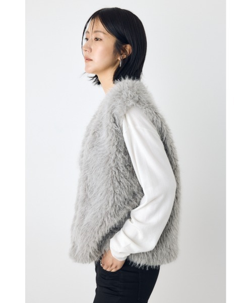 AZUL by moussy（アズールバイマウジー）の「【着丈バリエ】ミックスファーベスト（ベスト・レディース・アイボリー/ベージュ/グレー/ブラック・SMALL/MEDIUM）」の17枚目の写真