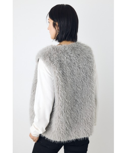 AZUL by moussy（アズールバイマウジー）の「【着丈バリエ】ミックスファーベスト（ベスト・レディース・アイボリー/ベージュ/グレー/ブラック・SMALL/MEDIUM）」の18枚目の写真