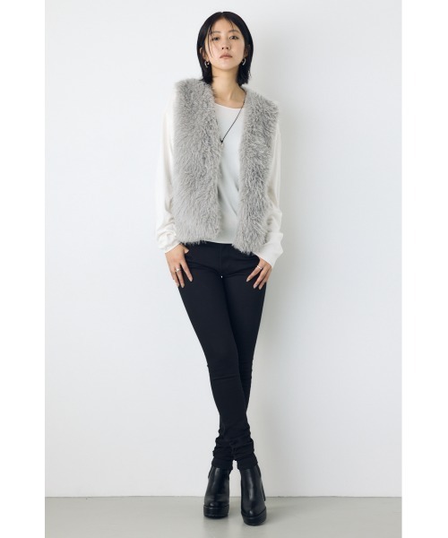 AZUL by moussy（アズールバイマウジー）の「【着丈バリエ】ミックスファーベスト（ベスト・レディース・アイボリー/ベージュ/グレー/ブラック・SMALL/MEDIUM）」の19枚目の写真