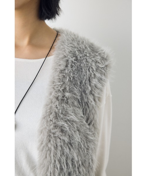 AZUL by moussy（アズールバイマウジー）の「【着丈バリエ】ミックスファーベスト（ベスト・レディース・アイボリー/ベージュ/グレー/ブラック・SMALL/MEDIUM）」の20枚目の写真