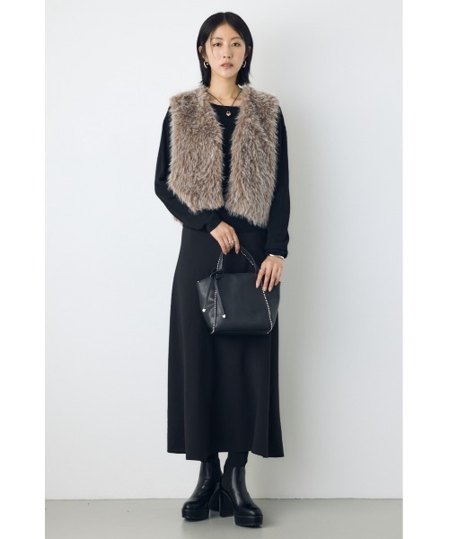 AZUL by moussy（アズールバイマウジー）の「【着丈バリエ】ミックスファーベスト（ベスト・レディース・アイボリー/ベージュ/グレー/ブラック・SMALL/MEDIUM）」の7枚目の写真