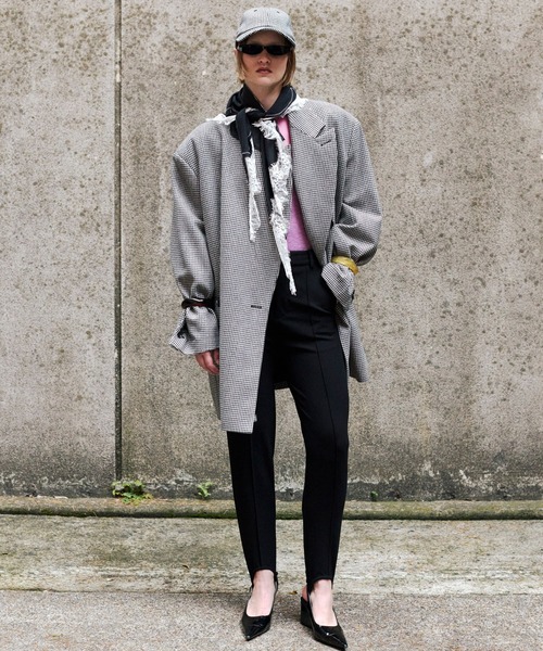 MAISON SPECIAL(メゾンスペシャル)の「Pintuck Stretch Stirrup Pants/ピンタックストレッチトレンカ(その他パンツ・レディース・ブラウン/ブラック・38/36)」の2枚目の写真