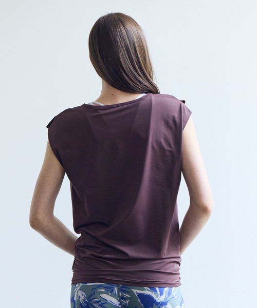 Julier Yoga and Relax(ジュリエヨガアンドリラックス)の「Julier (定番)Ecocoベア天竺チュニック(Tシャツ/カットソー・レディース・ブラウン/ブラック/ラベンダー/ホワイト・1/0)」の11枚目の写真