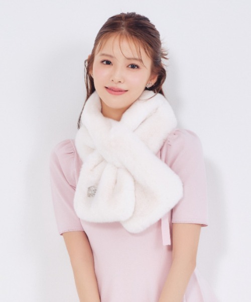 CELFORD ♡ ファーティペット ビジューブローチ付きフェイクファーティペット（ストール/ショール