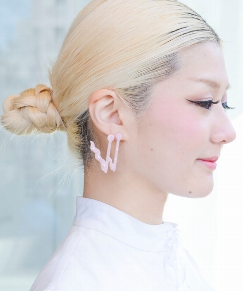 PAMEO POSE（パメオポーズ）の「【PAMEO POSE ORIGINAL JEWELRY】WALTZ PIERCE（ピアス（両耳用）・レディース・ピンク/ブラック・FREE）」の8枚目の写真