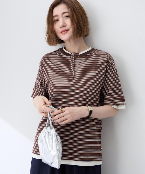 Petit Honfleur（プチオンフルール）の「レイヤード風ヘンリーネックボーダーTシャツ（Tシャツ/カットソー・レディース・ブラウン/グレー・M/L）」の2枚目の写真