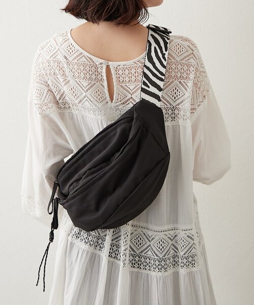 Remind me and forever(リマインドミーアンドフォーエバー)の「【WEB限定】アニマルティムボディBAG(ボディバッグ/ウエストポーチ・レディース・ドット/ゼブラ・FREE)」の6枚目の写真