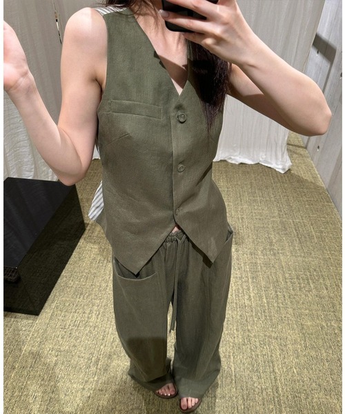 FAVORITO(ファヴォリート)の「ノースリーブトップスパンツセットアップ(セットアップ・レディース・カーキ・S/M/L/XL)」の4枚目の写真