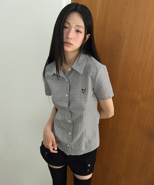 LMR(エルエムアール)の「フローラルチェックスリム半袖シャツGREEN(シャツ/ブラウス・レディース・グリーン・SMALL/MEDIUM)」の1枚目の写真