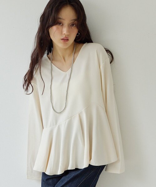 DISCOAT(ディスコート)の「【Noka】カットジョーゼットペプラムプルオーバー《WEB限定》(Tシャツ/カットソー・レディース・ブラック/ブラウン/オフホワイト・FREE)」の1枚目の写真